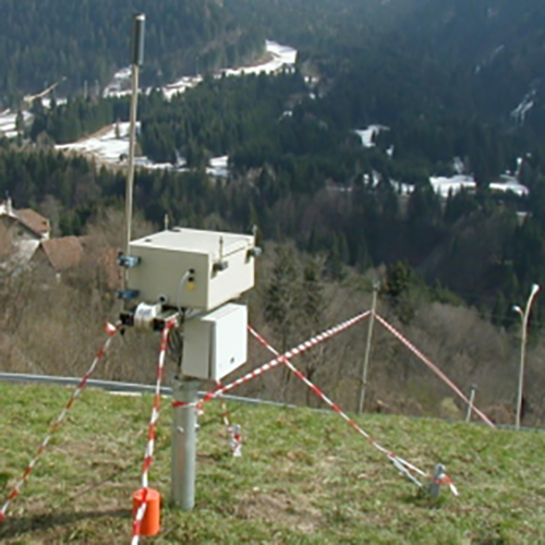 Estensimetro di superficie per misurare le deformazioni superficiali del terreno in applicazioni geotecniche e di monitoraggio strutturale - Tecnopenta Srl